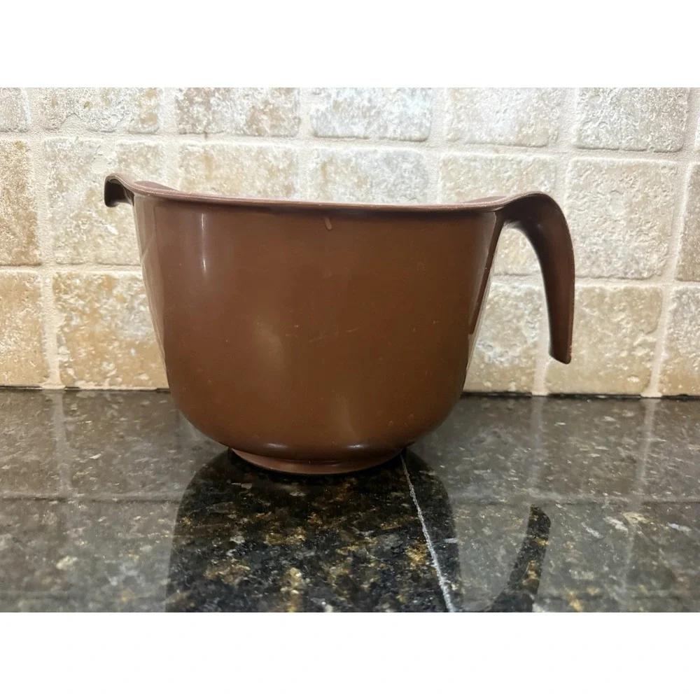 Vintage Rubbermaid 3 Qt 12 Cup Batter Bowl Grip N Mix Measuring 2663 Brown
